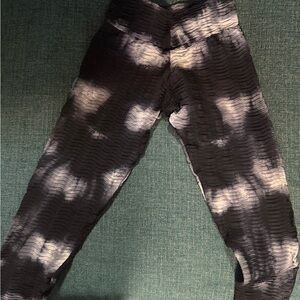 Booty by Brabants Black and White Tie-Dye Leggings